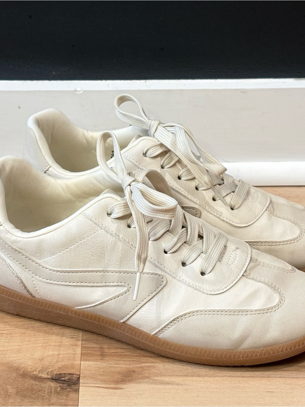 Dolce Vita women’s sneakers